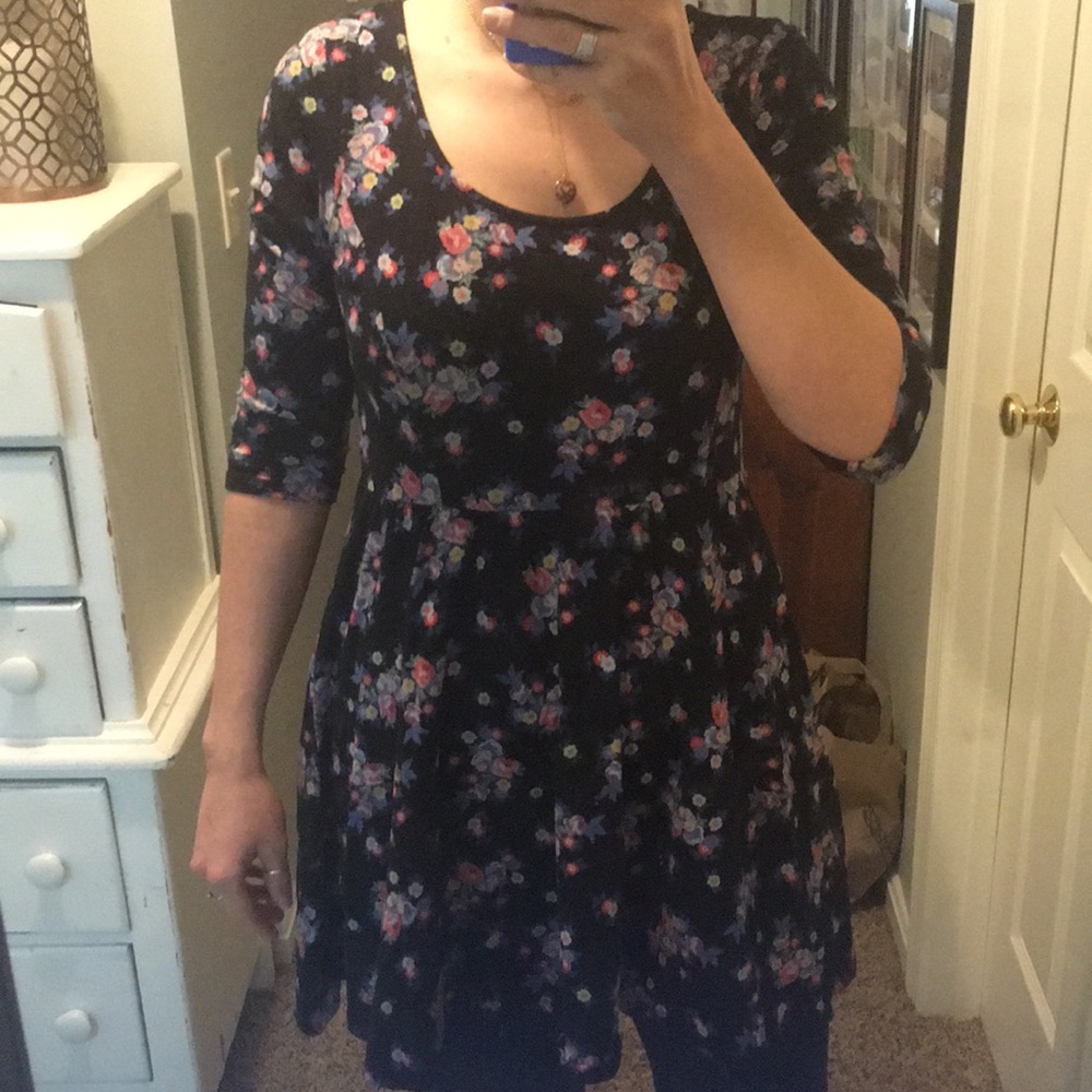 Black floral Lauren Conrad fit and flair dress - Picture 2 of 8